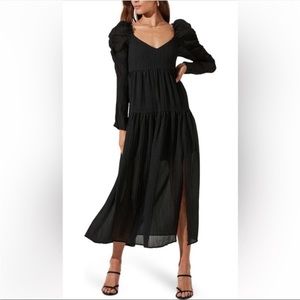 New with Tag: ASTR THE LABEL Ruched Long Puff Sleeve Tiered Dress. Size XL